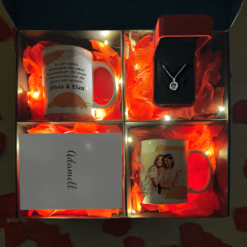 Anhänger + 2x Tasse bedruckt FREUNDE Box 3 in 1 - Geschenkset, personalisiertes Geschenk für Freundinnen - Adamell.de