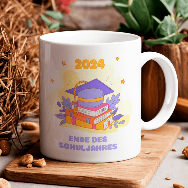 Anlässlich des Endes des Schuljahres - 1x bedruckte Tasse, personalisiertes Geschenk für Absolventen - Adamell.de