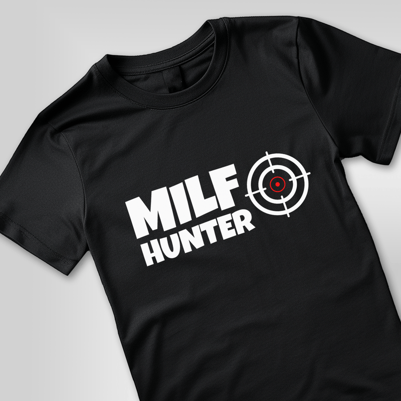 Bedrucktes Herren T-Shirt MILF HUNTER - Geschenk für Mann - Adamell.de