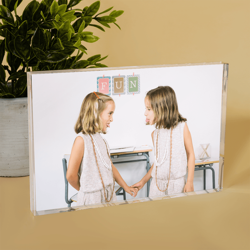 Foto der Schwestern - Druck auf Glas, personalisiertes Geschenk für Schwester - Adamell.de