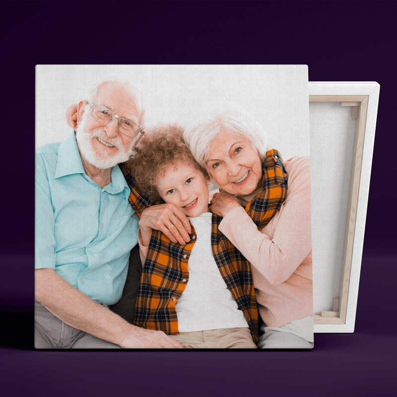 Foto des Enkels mit Großeltern - Druck auf Leinwand, personalisiertes Geschenk für Großeltern - Adamell.de