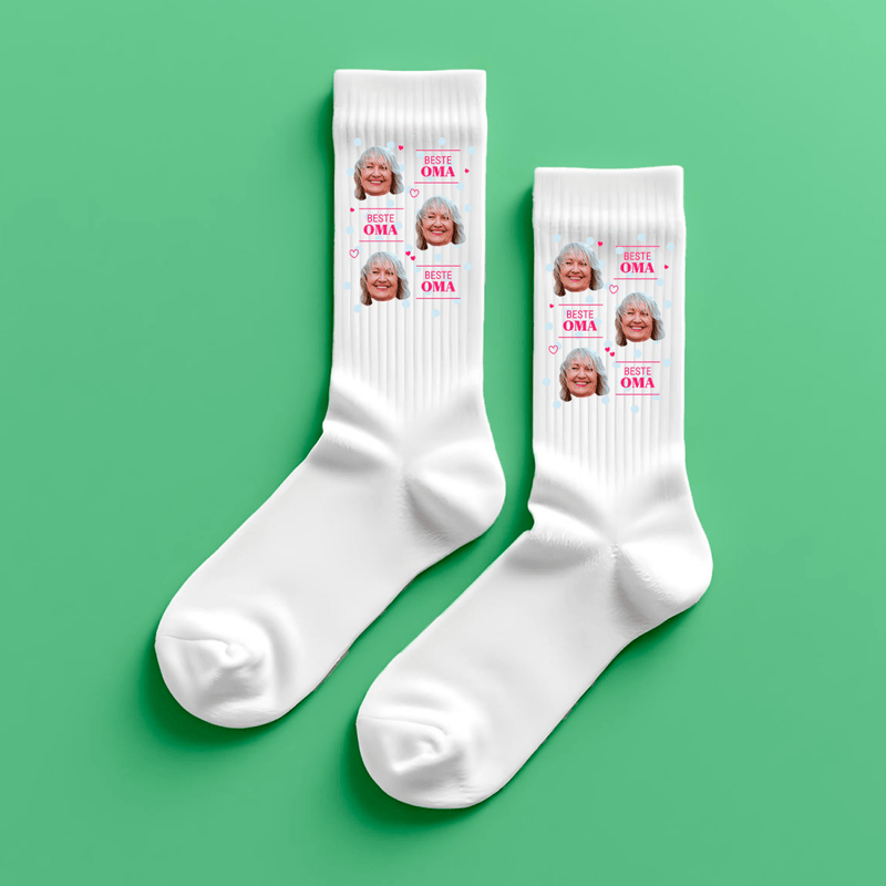 Socken mit Aufdruck DIE BESTE OMA DER WELT - Personalisiertes Geschenk für Oma - Adamell.de