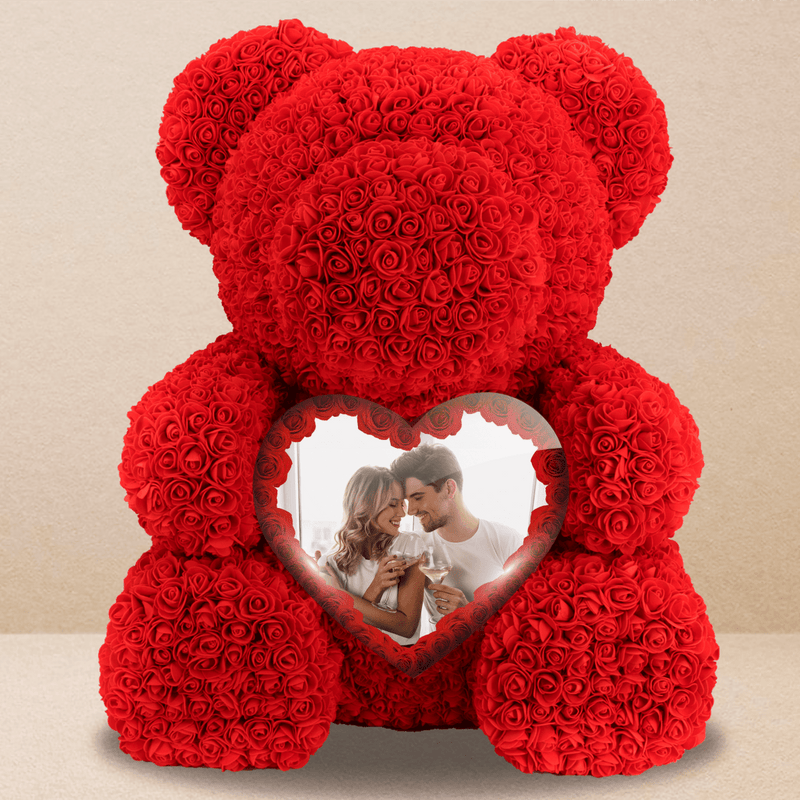 Foto eines verliebten Paars - Rosenbären mit Aufdruck, personalisiertes Geschenk für Frau - Adamell.de