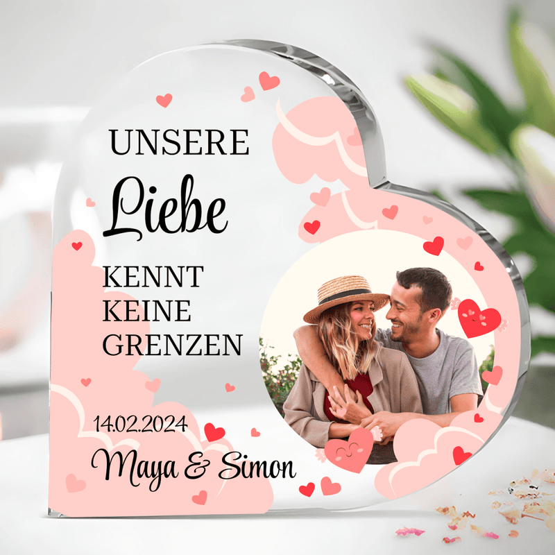 Liebe kennt keine Grenzen - Herz aus Glas, personalisiertes Geschenk für ein Paar - Adamell.de