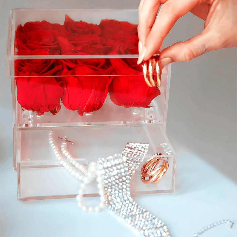 Neun rote stabilisierte Rosen in einem Schmuckkästchen - ewige Rose - Adamell.de