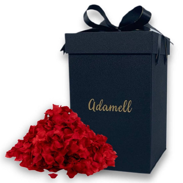 Schwarze Adamell-Geschenkbox + Blütenblätter | Geschenk - Adamell.de