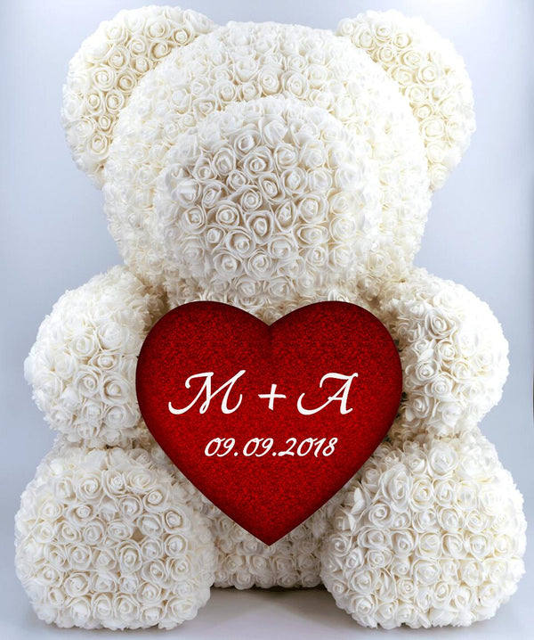 Weiße Teddybär mit Rosen mit personalisiertem Herzdruck + Datum - Adamell.de
